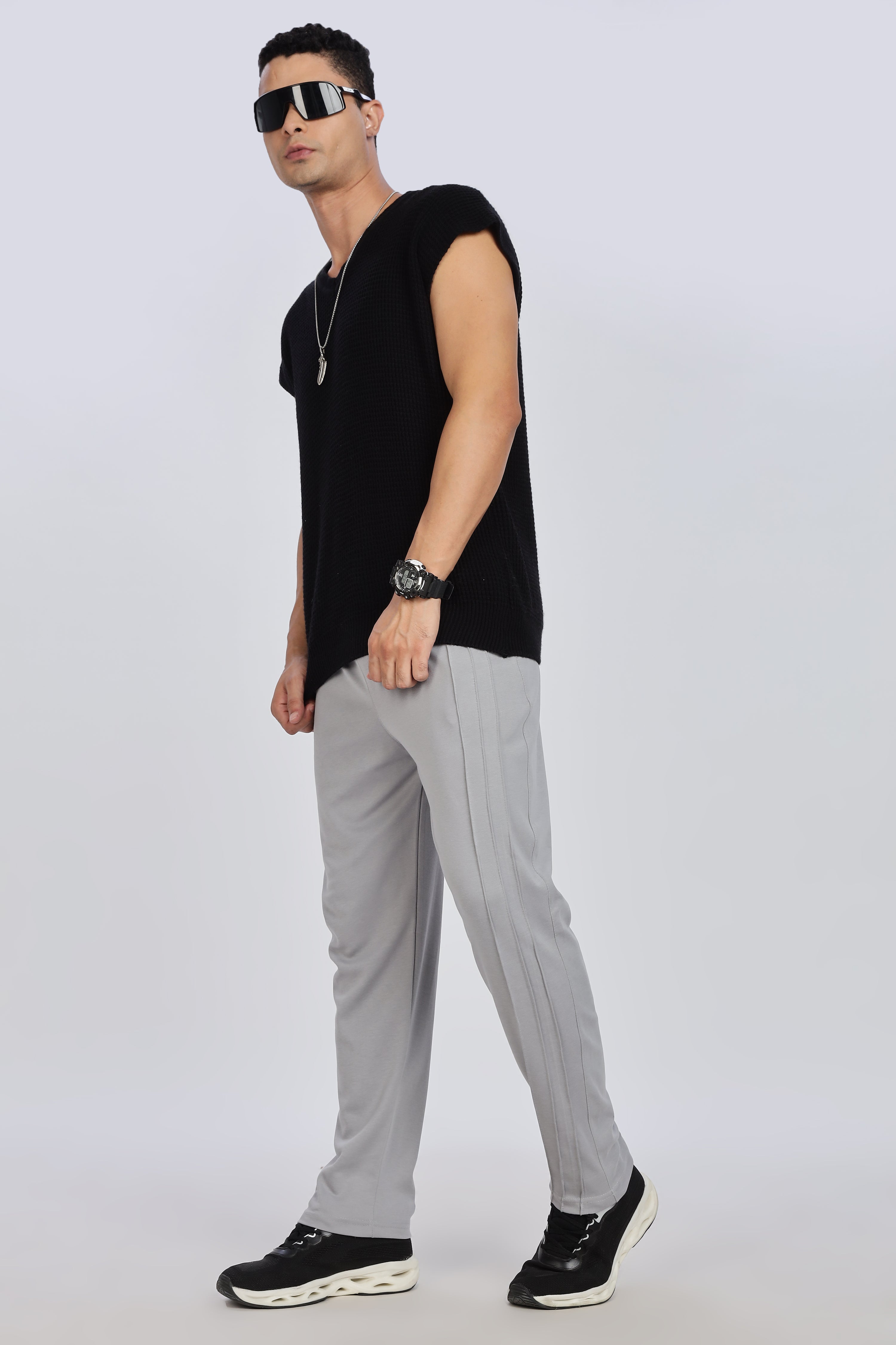 Men Grey Casual Jogger with Drawstring Waist & Side Pockets