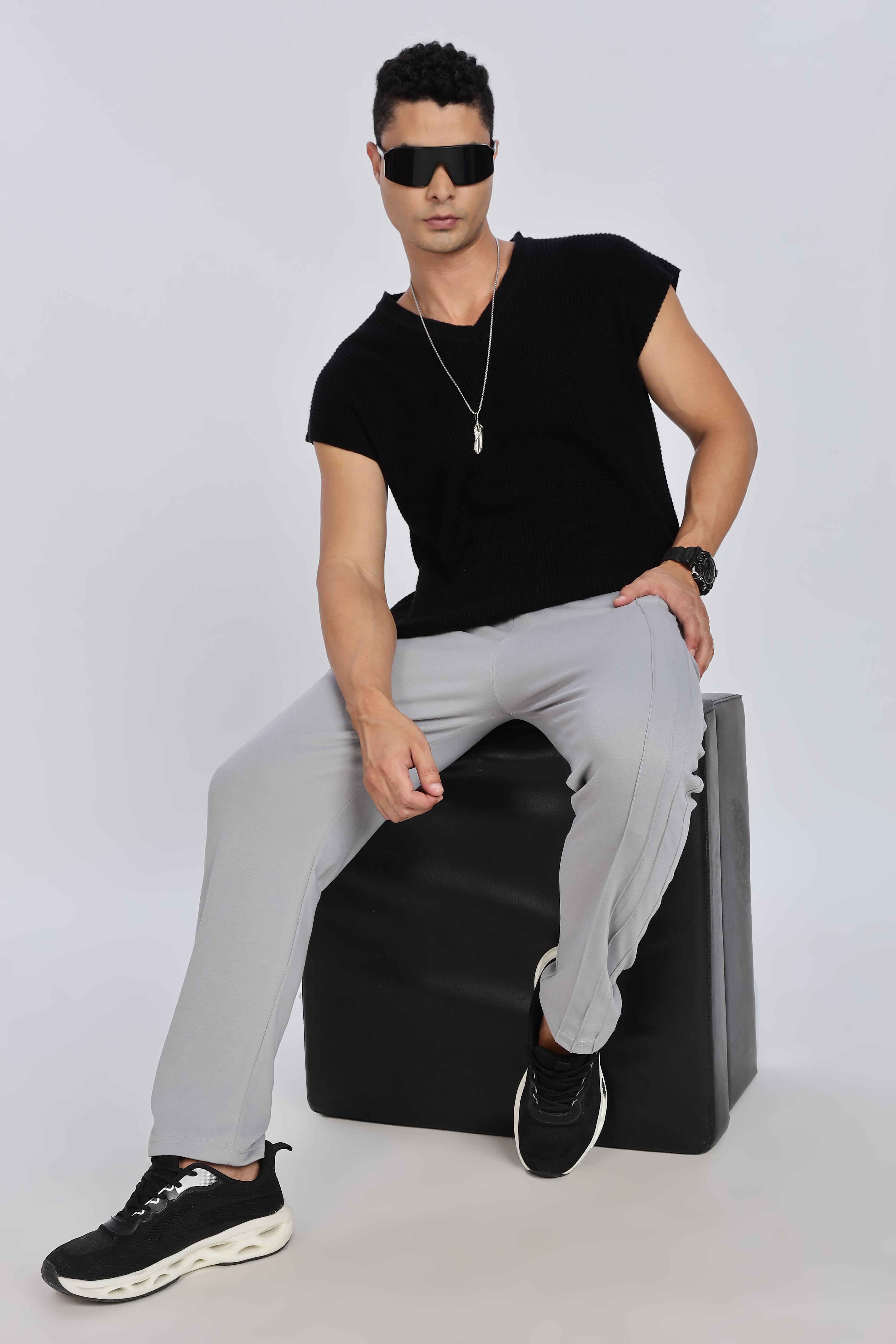 Men Grey Casual Jogger with Drawstring Waist & Side Pockets