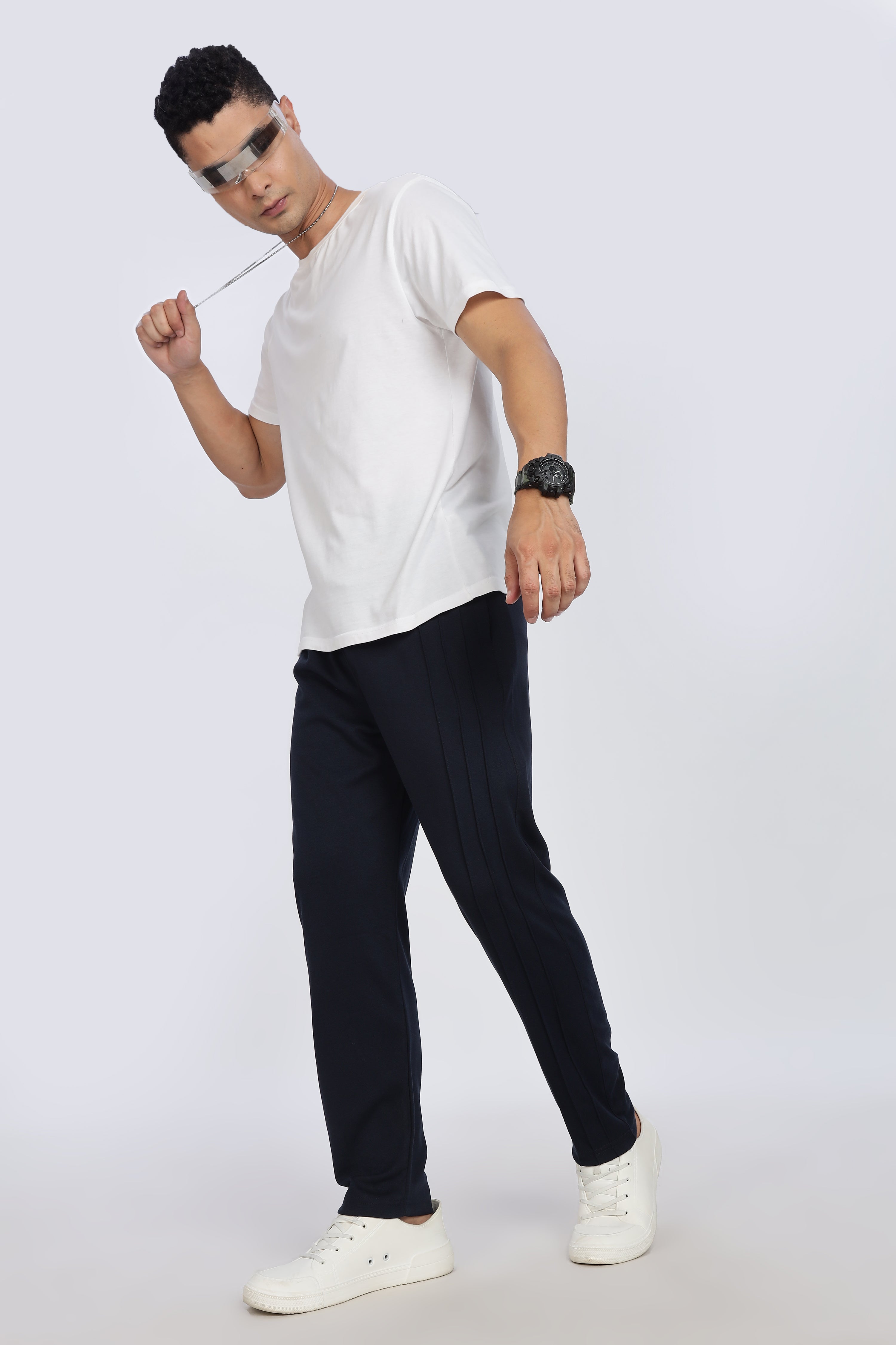 Men Solid Black Casual Jogger with Drawstring Waist & Side Pockets