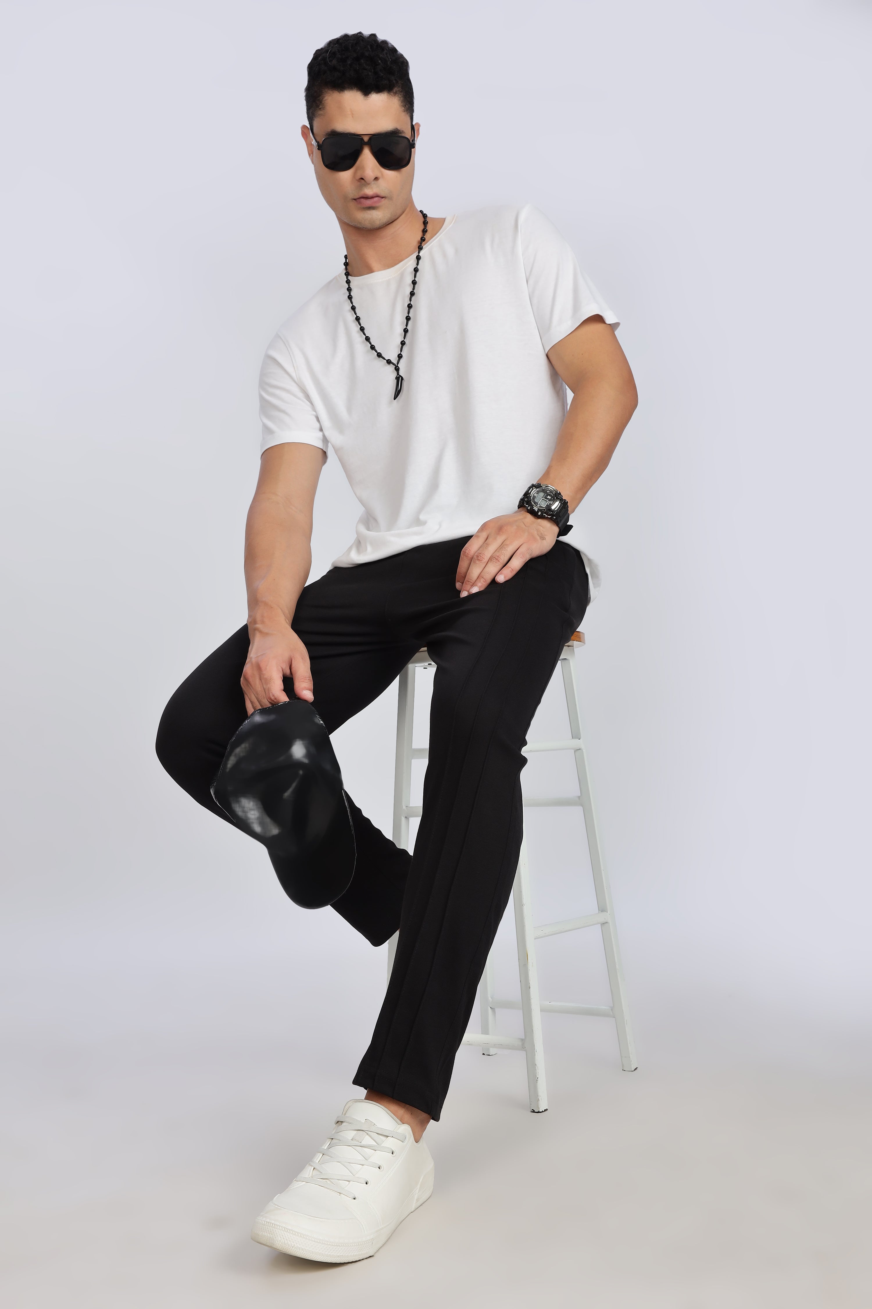 Men Solid Black Casual Jogger with Drawstring Waist & Side Pockets