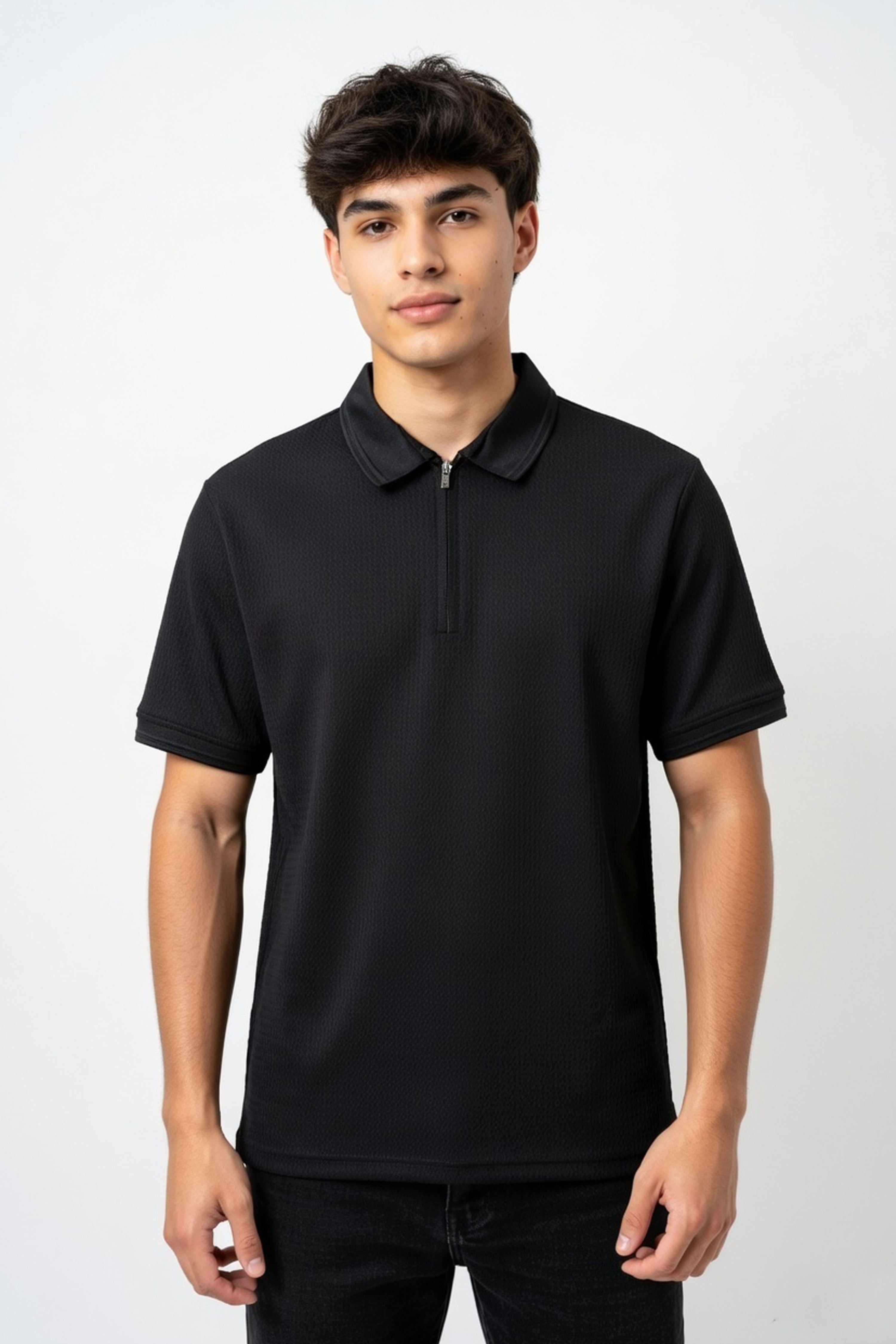 Essential Quarter-Zip Polo Shirt in Midnight Black