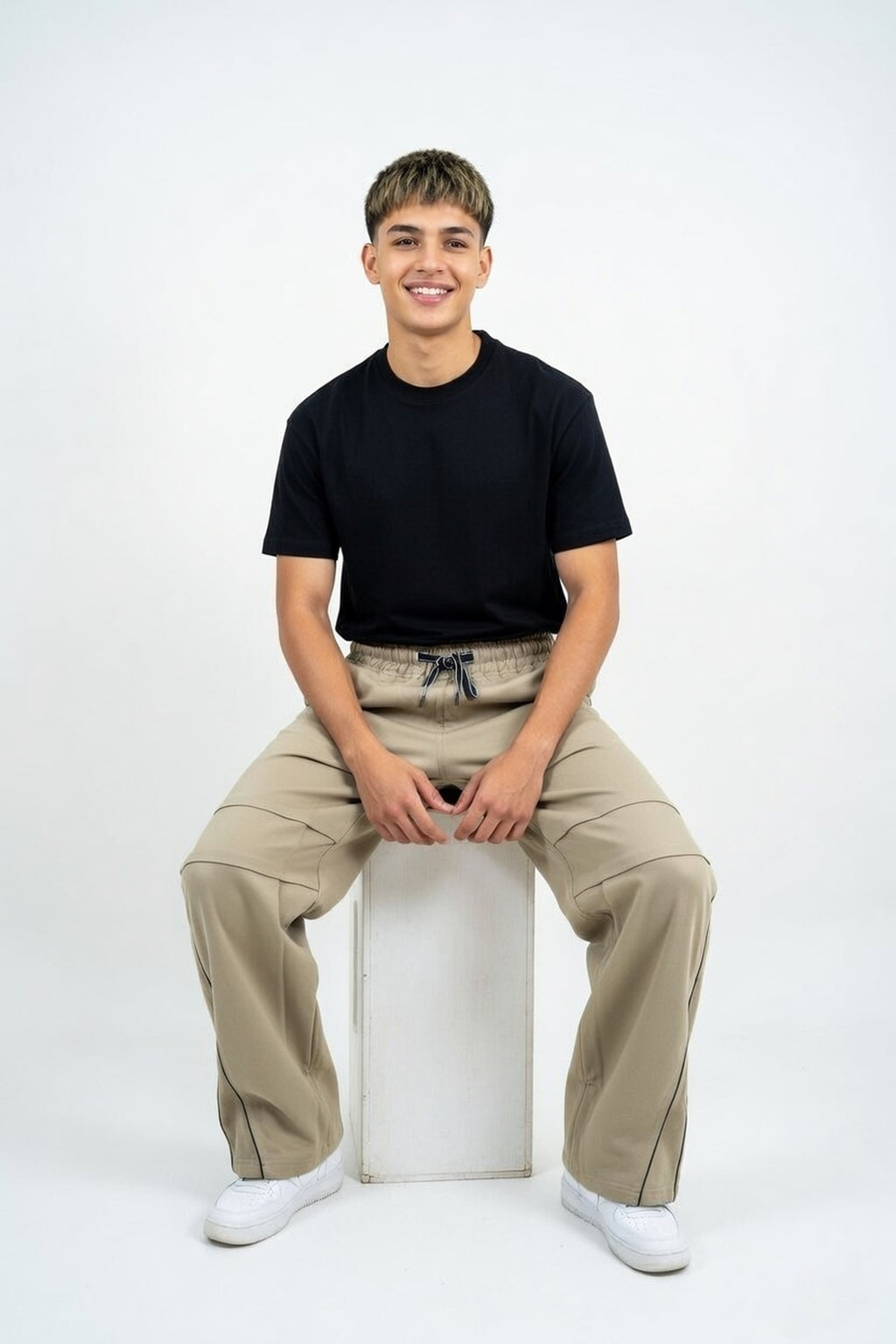 Contrast Piped Wide-Leg Lowers.