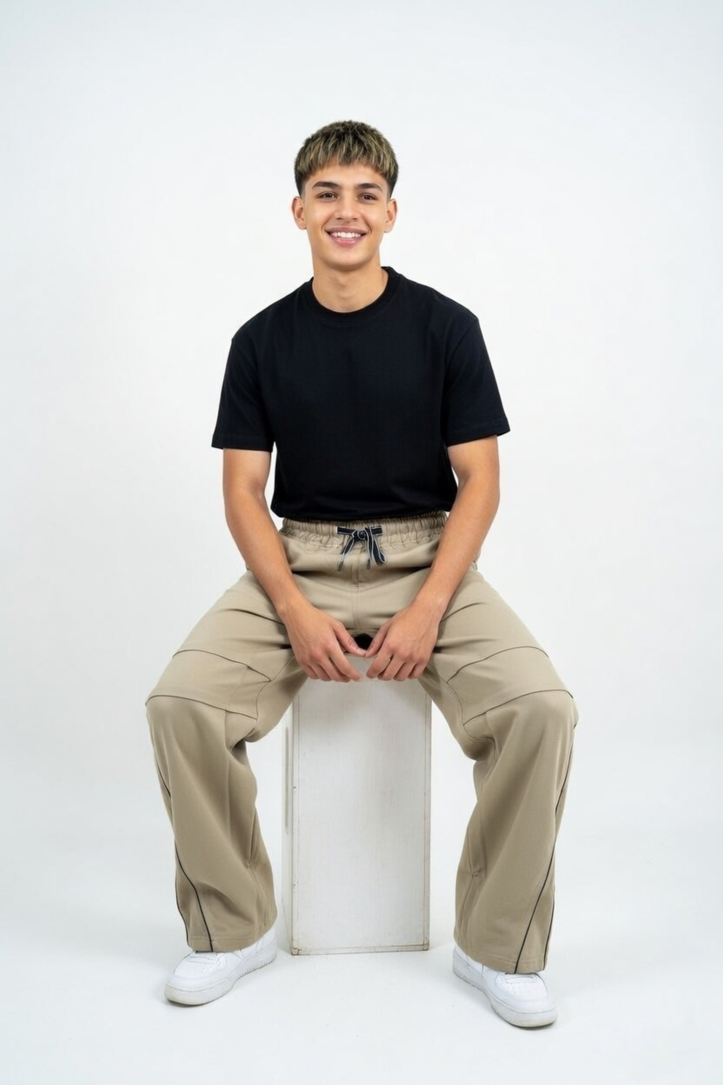 Contrast Piped Wide-Leg Lowers.